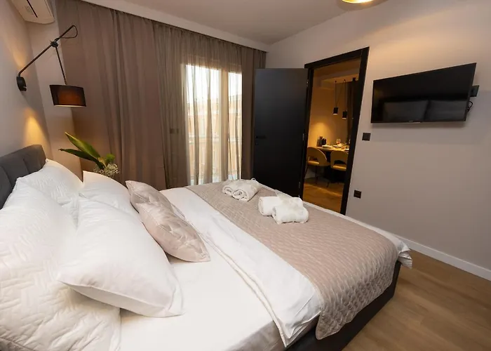 Aurum Ponte Deluxe זאדאר